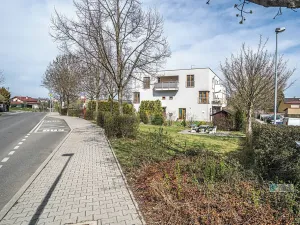 Prodej bytu 2+kk, Zbuzany, Lomená, 61 m2