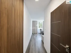 Pronájem bytu 3+kk, Praha - Hostivař, Hornoměcholupská, 68 m2