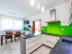 Prodej rodinného domu, Hostivice, Liliová, 392 m2