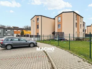 Prodej bytu 3+kk, Hostouň, U Tvrze, 70 m2