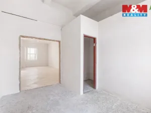 Prodej obchodního prostoru, Louny, Husova, 744 m2