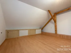 Pronájem bytu 3+kk, Hradec Králové, Miřiovského, 118 m2