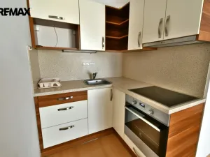Pronájem bytu 1+kk, Hradec Králové - Třebeš, Svatojánská, 30 m2