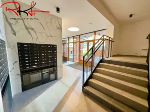 Prodej garážového stání, Praha, Kardausova, 14 m2