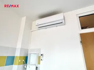 Pronájem kanceláře, Kyjov, Masarykovo náměstí, 21 m2