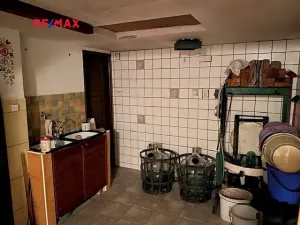 Prodej vinného sklepa, Moravany, 60 m2