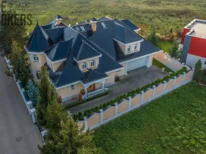 Prodej rodinného domu, Praha - Dolní Měcholupy, U přejezdu, 359 m2