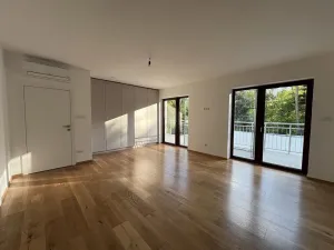 Prodej rodinného domu, Tři Dvory, 235 m2