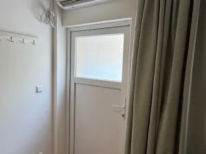 Pronájem bytu 1+kk, Praha, Husitská, 14 m2