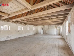 Prodej zemědělské usedlosti, Hluboké Dvory, 760 m2