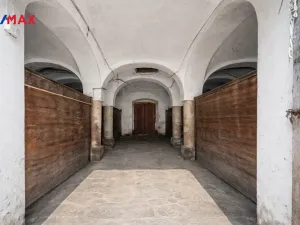 Prodej zemědělské usedlosti, Hluboké Dvory, 760 m2