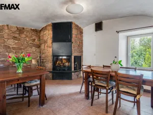 Prodej zemědělské usedlosti, Hluboké Dvory, 951 m2