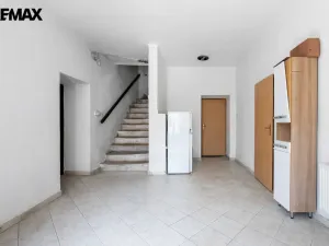 Prodej zemědělské usedlosti, Hluboké Dvory, 951 m2