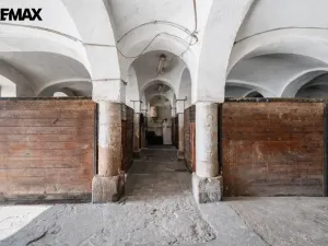 Prodej zemědělské usedlosti, Hluboké Dvory, 951 m2