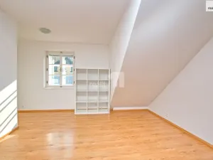 Pronájem bytu 2+kk, Liberec - Liberec III-Jeřáb, Barvířská, 65 m2