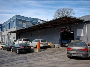 Pronájem výrobních prostor, Praha - Libeň, U Meteoru, 388 m2