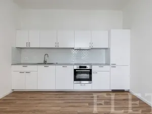 Prodej bytu 2+kk, Praha - Holešovice, Stupkova, 44 m2