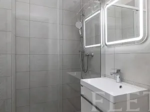 Prodej bytu 2+kk, Praha - Holešovice, Komunardů, 50 m2