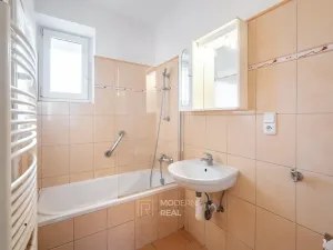 Prodej rodinného domu, Hustopeče, Komenského, 261 m2