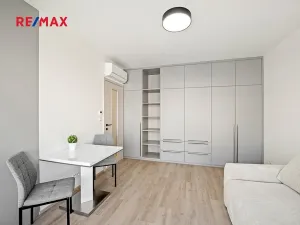 Pronájem bytu 1+kk, Praha - Žižkov, Malešická, 36 m2