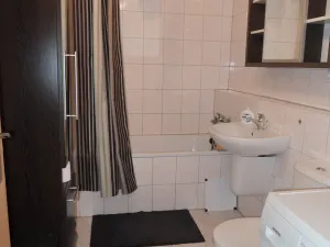 Pronájem bytu 2+kk, Praha - Vysočany, Poděbradská, 49 m2