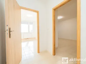 Prodej bytu 2+kk, Praha - Bohnice, Poznaňská, 45 m2