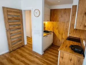 Prodej bytu 3+kk, Karlovy Vary - Bohatice, Lomená, 61 m2