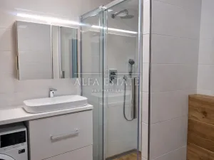 Prodej bytu 3+kk, Karlovy Vary - Bohatice, Lomená, 61 m2