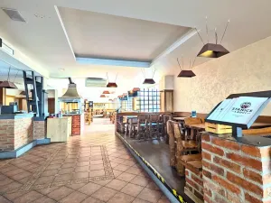 Pronájem restaurace, Praha - Kobylisy, Kyselova, 460 m2