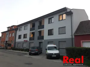 Pronájem bytu 2+kk, Rajhradice, Opatovická, 76 m2
