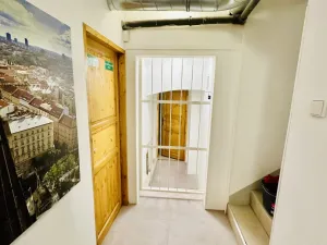 Pronájem kanceláře, Praha - Vinohrady, Sarajevská, 79 m2