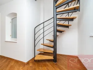 Pronájem bytu 3+1, Praha - Nové Město, Odborů, 108 m2