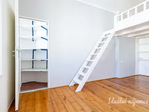 Pronájem bytu 1+kk, Praha, Jaromírova, 35 m2