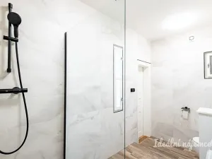 Pronájem bytu 1+kk, Praha, Jaromírova, 35 m2