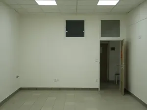 Pronájem obchodního prostoru, Frýdek-Místek, tř. T. G. Masaryka, 42 m2