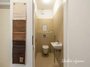 Pronájem bytu 3+kk, Praha - Jinonice, Břežánecká, 68 m2