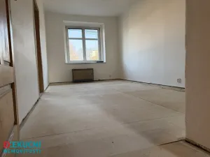 Prodej bytu 4+1, Karlovy Vary - Rybáře, nám. 17. listopadu, 105 m2