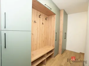 Pronájem bytu 2+kk, Praha - Kobylisy, Hlaváčova, 48 m2