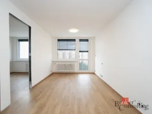Pronájem bytu 2+kk, Praha - Kobylisy, Hlaváčova, 48 m2
