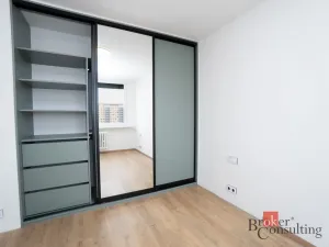 Pronájem bytu 2+kk, Praha - Kobylisy, Hlaváčova, 48 m2
