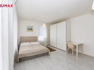 Pronájem bytu 1+kk, Praha - Stodůlky, Svitákova, 32 m2