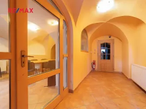 Prodej komerční nemovitosti, Šumperk, nám. Míru, 200 m2