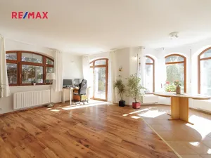 Prodej bytu 6+kk a větší, Tuchoměřice, Ke Statenicím, 347 m2