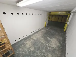 Pronájem garáže, Praha - Žižkov, Chelčického, 19 m2