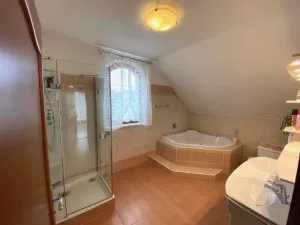 Prodej rodinného domu, Karlovy Vary, K Výhledu, 362 m2