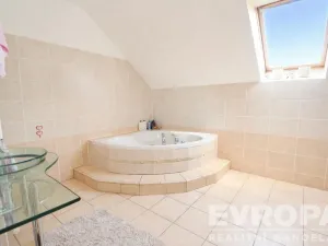 Pronájem rodinného domu, Velké Přílepy, Seifertova, 170 m2