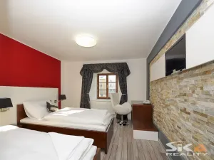 Prodej ubytování, Louny, Mírové náměstí, 530 m2