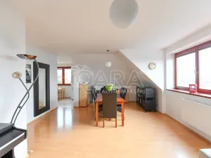 Prodej bytu 3+1, Jesenice, Platanová, 84 m2