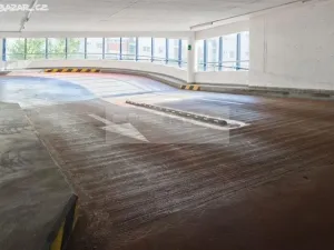 Pronájem garážového stání, Praha, Pešlova, 14 m2
