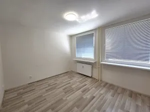 Pronájem bytu 2+kk, Kralupy nad Vltavou - Lobeček, Krakovská, 38 m2
